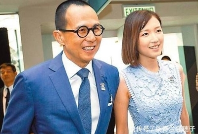 32歲梁洛施近照曝光,手提環(huán)保袋逛超市,與李澤楷像極了親人