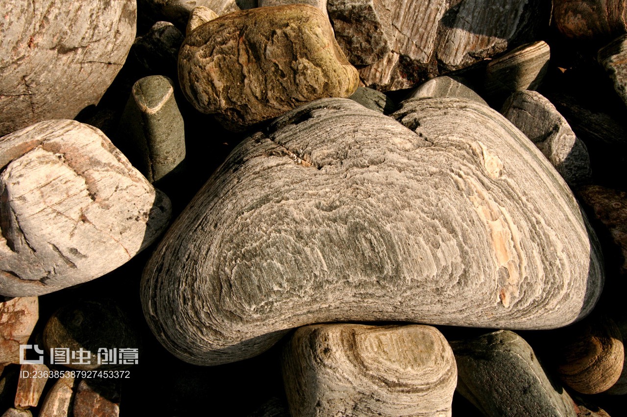 Sandaig Bay 巨石群 蘇格蘭高地的自然瑰寶與生態保護啟示